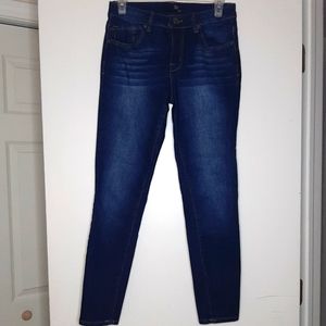 Mid-rise Skinny Jeans (size 6)